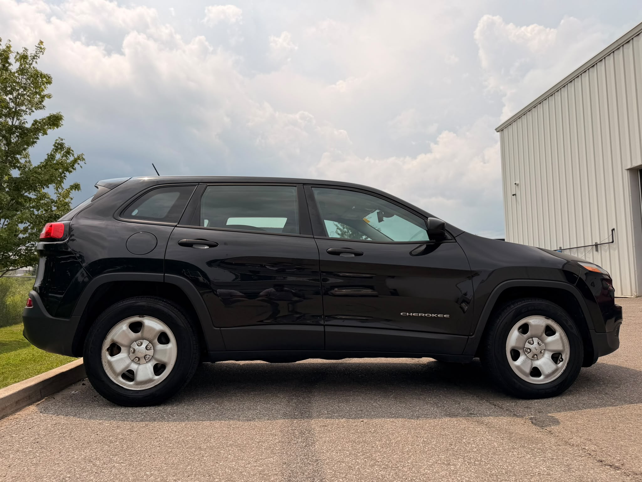 2014 JEEP CHEROKEE SPORT AWD